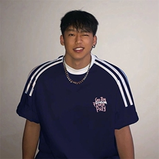 藏青色
