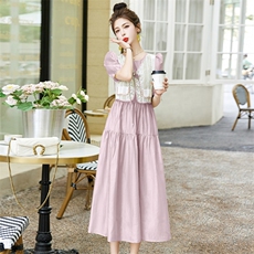 /假两件连衣裙女夏季优雅气质蕾丝马甲拼接设计感显瘦裙子，女装连衣裙，时尚俏佳人