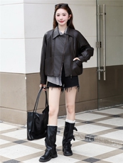 2026新款黑色翻领皮衣外套女短款宽松百搭小个子休闲时尚91853，女装皮衣，潮流依族