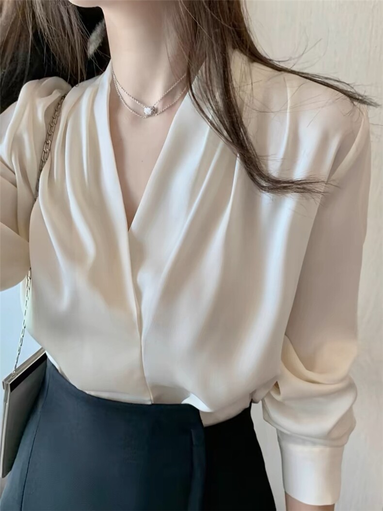 2025新衬衣法式v领缎面衬衣,女装衬衫,织己羊绒