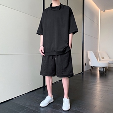 黑色