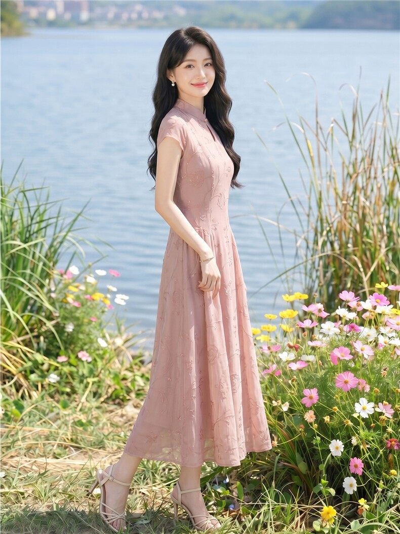新中式刺绣连衣裙女夏新款收腰显瘦设计感度假风长裙子,女装连衣裙,水衣源