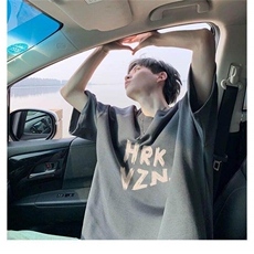 深灰色