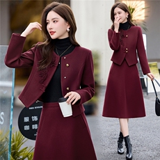 2025年冬季高端小香风绣花气质两件套装裙减龄穿搭套裙，女装套装/套裙，伊航服饰