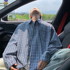 深蓝色