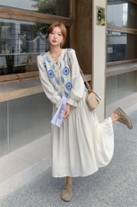 蓝色蕾丝针织马甲连衣裙两件套女春秋2025新款绝美流行超火两件套，女装套装/套裙，2C010