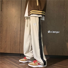 米白色