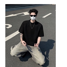 黑色