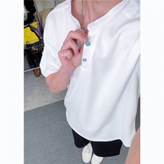 白色