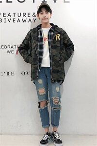 709 F01 20秋款 情侣印花迷彩风衣 中长款薄款连帽外套图片
