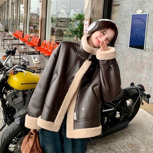 皮毛一体皮衣机车服女2024冬季新款港风复古流行小个子羊羔毛外套图片