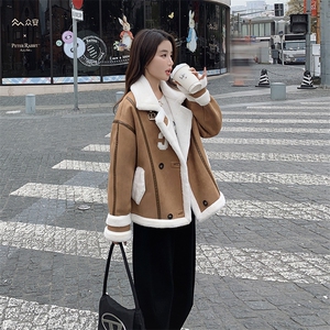 新款现货2024皮毛一体字母休闲时尚小个子外套2C220.L2 P200 K299图片