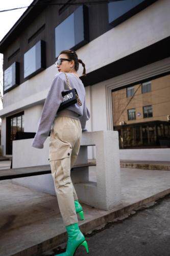 设计，延续如潮的裤子品类，?简约百搭上衣加持更多精彩，女装，cela