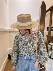 现货春季新款花边领碎花衬衣图片