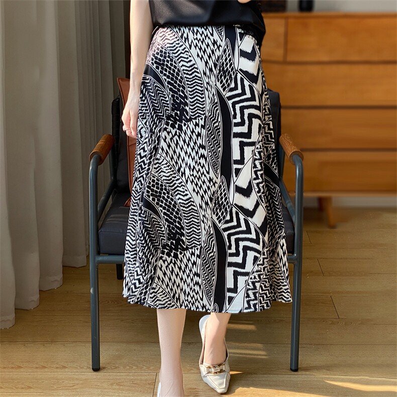 黑白印花半身裙子女秋装2024年新款潮中长款a字裙，女装半身裙，绒宛羊绒