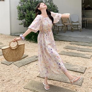 T one法式多巴胺碎花连衣裙女森系2025夏新款少女甜美中长初恋裙图片
