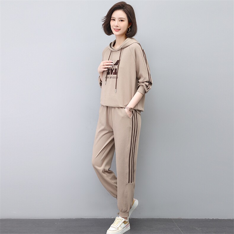 2024年春秋季新款连帽卫衣两件套中老年运动服套装,女装套装/套裙,忆绮罗