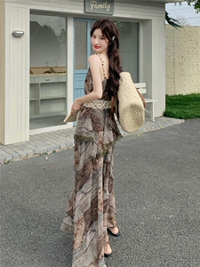 新款P200-K309度假风无袖碎花两件套女装图片
