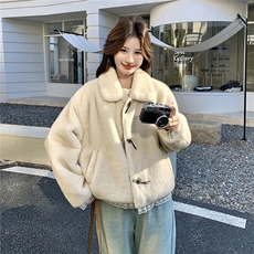杏色奶fufu软糯羊羔毛短外套女2025冬新款90白鸭绒暖加厚皮毛一体，女装羽绒服，2C159