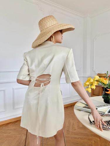 夏季后腰镂空西装裙，女装西装，AUDREY WANG