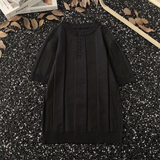 黑色