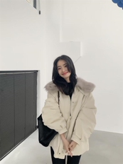 3096档2021冬季大毛领羽绒服，女装羽绒服，意妹EAMEI