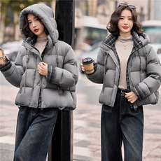 《爆2025冬季新款短款连帽羽绒服宽松休闲不挑身材百搭时尚》，女装羽绒服，米莱