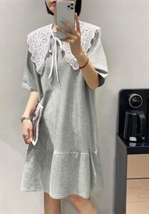 花边领针织连衣裙图片