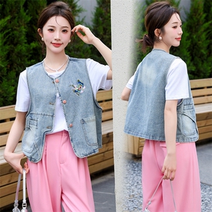 现货2024春季新款无袖牛仔马甲新中式坎肩马甲外套女刺绣上衣,女装马甲,潮流依族