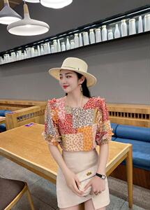 夏季新款 花色小衫图片