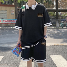 黑色