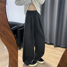深灰色