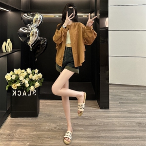 潮牌纯色单排扣春季新款女装炸街设计感小众宽松简约灯笼长袖上衣图片