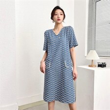 2022年夏季新款水洗牛仔镂空刺绣重工连衣裙，女装连衣裙，序儿