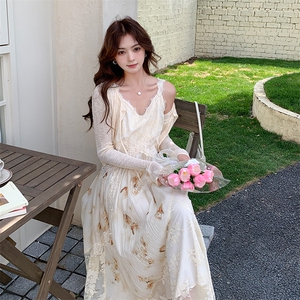 法式浪漫蕾丝拼接吊带连衣裙套装女2025秋新款长袖开衫气质两件套图片