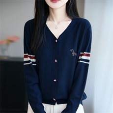 藏蓝色
