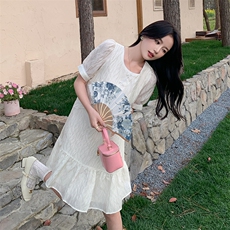 米白色荷叶边肌理感连衣裙女2025夏新款小众设计独特绝美小个子裙，女装连衣裙，2D075