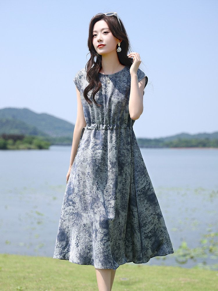 高端无袖碎花天丝雪纺连衣裙女2025夏季新款宽松显瘦印花度假裙子,女装连衣裙,凝聚力