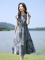 高端无袖碎花天丝雪纺连衣裙女2025夏季新款宽松显瘦印花度假裙子，女装连衣裙，凝聚力
