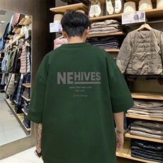 墨绿色