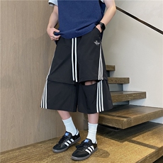 黑色