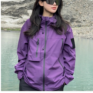 2025紫色冲锋衣男全压胶防暴雨专业户外黑胶防晒登山服女硬壳外套图片