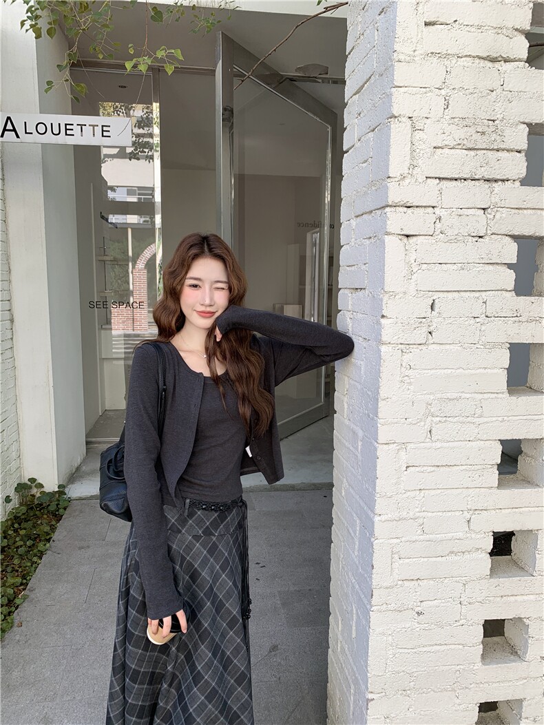 2025秋季文艺范针织开衫背心套装裙女日系复古格子半身长裙三件套,女装套装/套裙,2D034