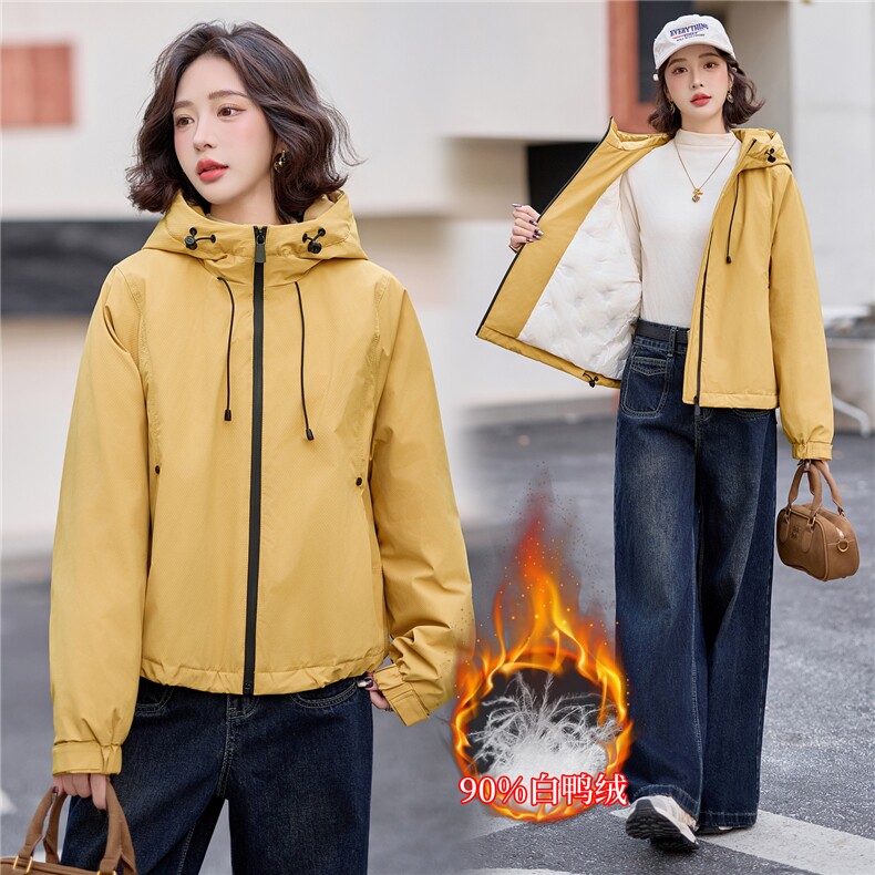 爆《2025冬季新款连帽90绒冲锋衣短款羽绒服休闲时尚，简约大气》，女装羽绒服，欧米莱