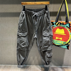 灰色