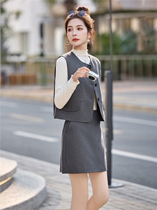 含羊毛套装2026新款女春季小个子富家千金打底衫马甲短裙三件套图片