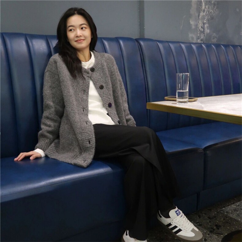 2024年秋季长袖纯色针织宽门襟中烟灰开衫,女装羊毛衫,佳弈羊绒