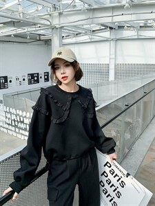 秋季小木耳边卫衣图片