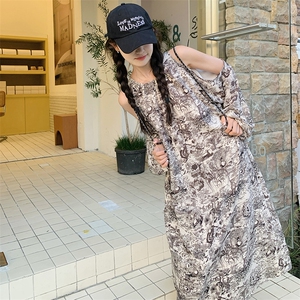 【2025春季新款】水墨画露肩宽松休闲连衣裙 2C037 217 P105 K158图片