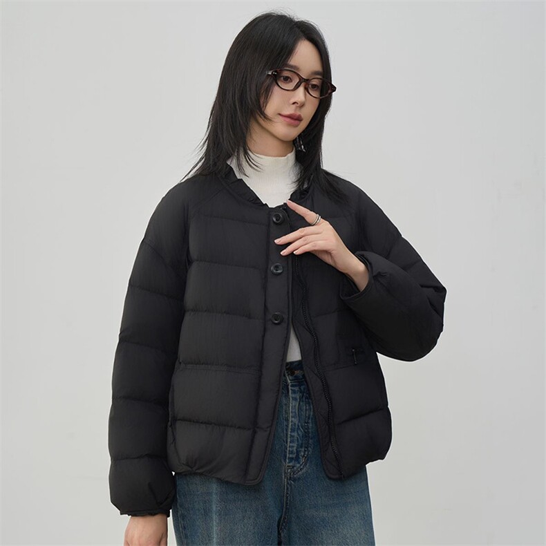 2025年冬季休闲风白鸭绒保暖常规90白鸭绒,女装羽绒服,阳光伊恋